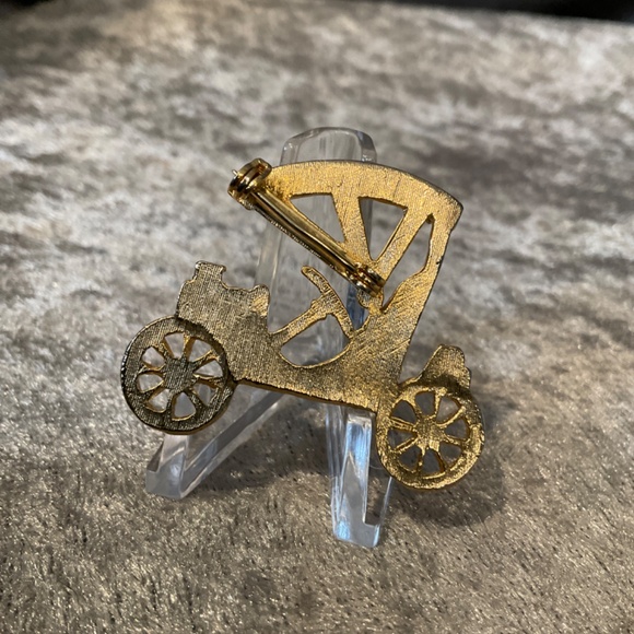 Vintage Gold Model T Car with Green Crystals Pin - Picture 2 of 2